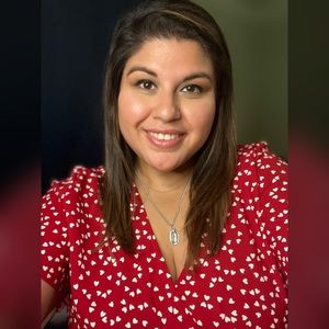 Meet your Posher, Alejandra